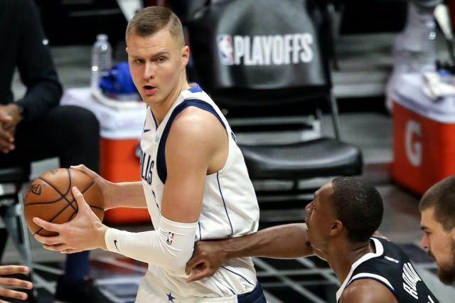 1633886127033024339.jpg porzingis.jpg