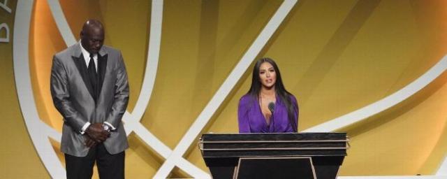 世界杯淘汰赛盘口分析-瓦妮莎：科比付出终有回报 你现在是名人堂成员了