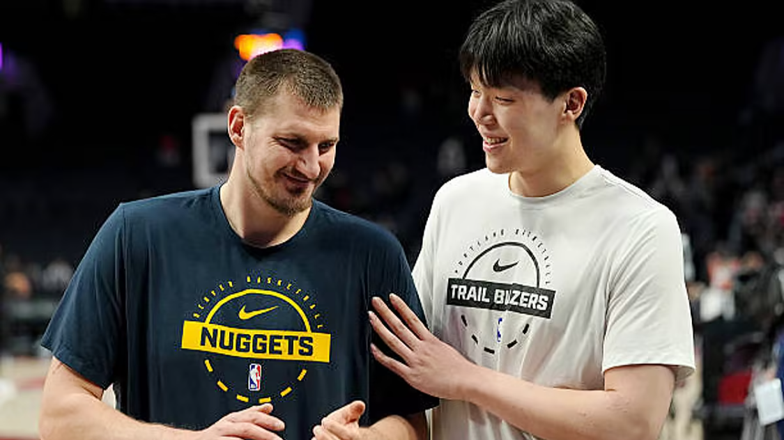 世界杯滚球玩法-加时逆袭后，约基奇穿越全场去拥抱那个0分钟的中国小伙